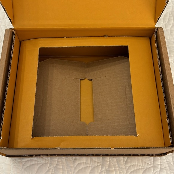 Louis Vuitton shipping gift box - Picture 2 of 7